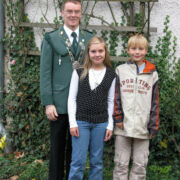 Timo und Nina Bäckeralf waren mit 23 bzw. 24 Ring an diesem Tag nicht zu schlagen und sind unser Kinderkönigspaar 2009.