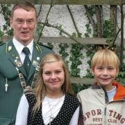 Timo und Nina Bäckeralf waren mit 23 bzw. 24 Ring an diesem Tag nicht zu schlagen und sind unser Kinderkönigspaar 2009.